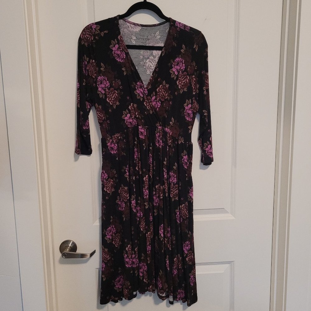 TORRID SUPER SOFT BLACK & PURPLE FLORAL SKATER DRESS WITH POCKETS